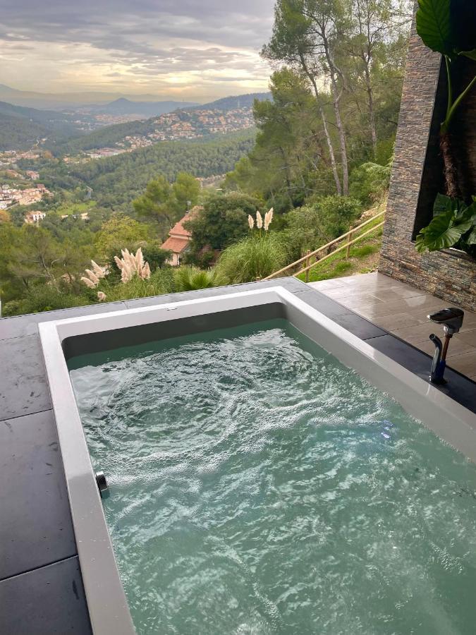 Hôtel Petit Mirador à Torrelles De Llobregat Extérieur photo