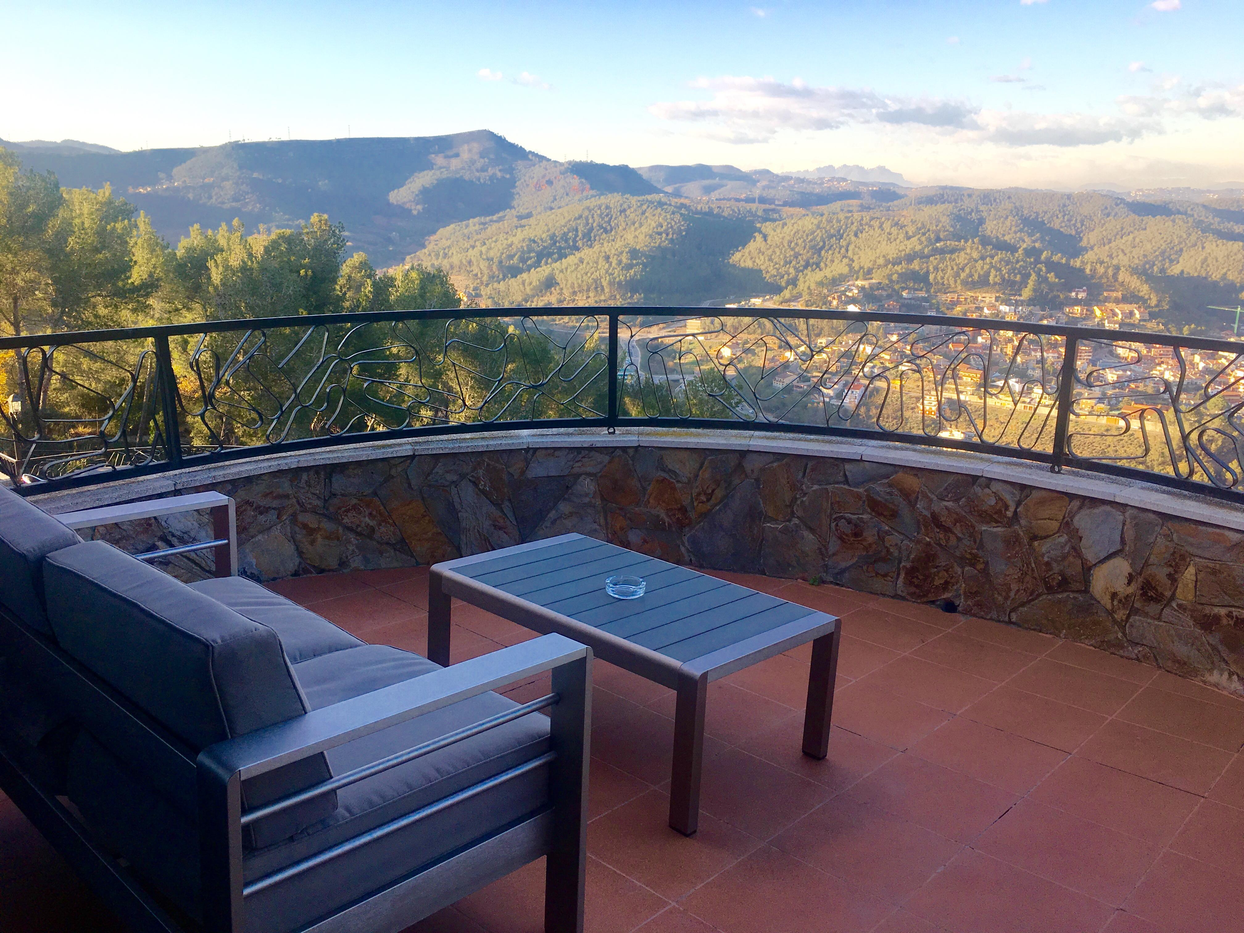 Hôtel Petit Mirador à Torrelles De Llobregat Extérieur photo